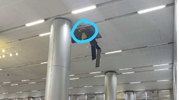 శంషాబాద్ ఎయిర్‌పోర్టులో గ్యాస్ లీకేజీ: తీవ్ర అస్వస్థతో ఒకరు మృతి, ఆస్పత్రిలో మరో ఇద్దరు