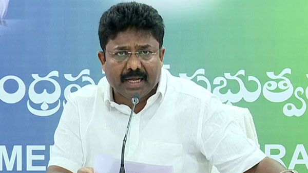 తగ్గేదే లే...అంటున్న మంత్రి సురేష్ : పరీక్షల విషయంలో ఎందుకీ పట్టుదల : ఎవరి మెప్పు కోసం..!