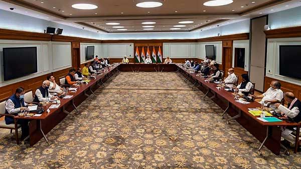 కేంద్రం చర్యలు నమ్మకద్రోహమే-ప్రధానితో భేటీలో కశ్మీర్‌ అఖిపక్ష నేతలు