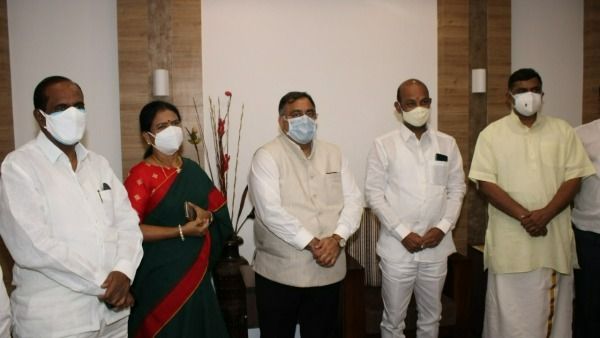 కేసీఆర్ ఆదేశాలు భేఖాతరు.!మృగశిర వచ్చినా ధాన్యం కొనరా.?ప్రభుత్వానికి బండి సంజయ్ సూటి ప్రశ్న.!