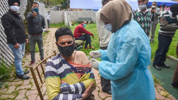 టీకా తీసుకుంటే చనిపోతారట- గ్రామీణ భారతంలో పుకార్లు-వ్యాక్సినేషన్‌పై ప్రభావం