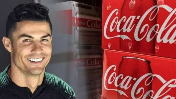 Coca Colaకు రూ.300 కోట్లు షేర్లు లాస్: సాకర్ సూపర్‌స్టార్ క్రిస్టియానో రొనాల్డొ చేసిన పని ఏమిటి అంటే