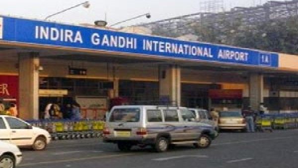 ఢిల్లీ ఎయిర్ పోర్ట్ కు బాంబు బెదిరింపు కాల్ ... ఆ ఫ్లైట్ లో బాంబు .. అసలేం జరిగిందంటే !!