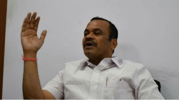 కోమటిరెడ్డి కామెంట్స్: హై కమాండ్ ఆరా, వీడియో క్లిప్పింగ్స్ సెండ్..