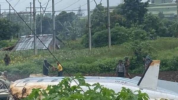 కుప్పకూలిన మిలిటరీ విమానం: బౌద్ధ గురువుతోపాటు 12 మంది మృతి