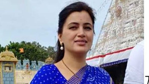 తెలుగు ప్రజలకు సేవ చేయాలనుంది: తిరుమలలో అమరావతి ఎంపీ నవనీత్ కౌర్