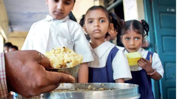 దయనీయం: రెండు నెలలుగా ఆకలితో అల్లాడుతున్న కుటుంబం-లాక్‌డౌన్‌తో బుక్కెడు బువ్వకు దూరం...