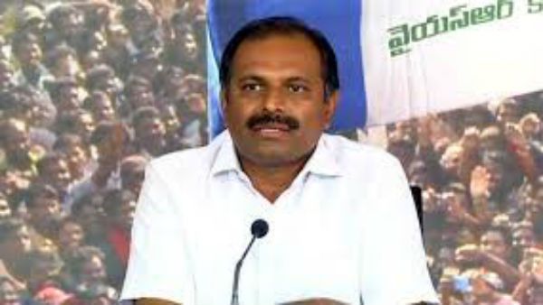 మళ్లీ తెరపైకి ప్రత్యేక హోదా-వైసీపీ నేత షాకింగ్‌-కేంద్రం వెనకడుగు-అడగాలంటే బాబుకు భయం