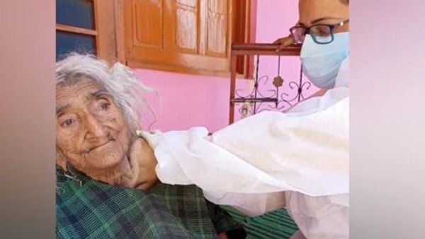 Covid Vaccine For 124 Year Old woman In Kashmir: ప్రపంచంలోనే అత్యంత వృద్ద మహిళ...?