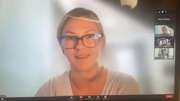 లైవ్ మీటింగ్.. కుర్చీ విరిగిపోయి, కిందపడిపోయి.. ఇదీ పరిస్థితి తత