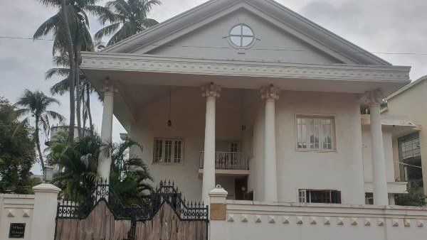 Pakistan lady: ఆధార్, పాన్ కార్డు, ఓటర్ ఐడీ తీసుకుని జల్సా, 8 ఏళ్లకు కిలాడి చిక్కింది !