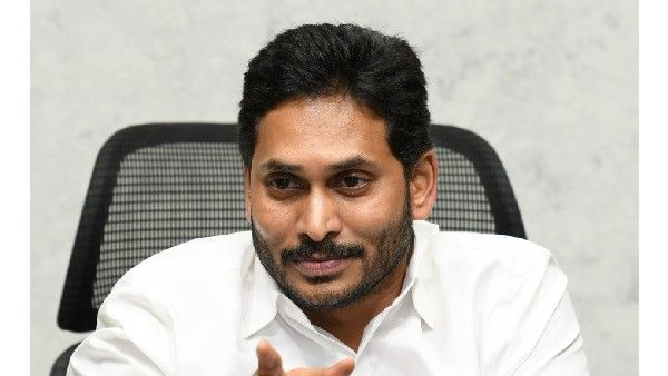 మీడియా తప్పుడు కథనాలపై వైఎస్ జగన్ ఫైర్-పనిలేక కూర్చున్నామా ?