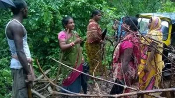 పోడు వివాదం: అటవీ అధికారులపై తిరగబడ్డ చెంచులు-కిరోసిన్ చల్లిన మహిళ-తీవ్ర ఉద్రిక్తత