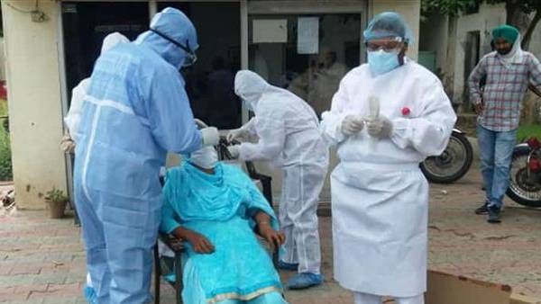 ఏపీలో కరోనా కొత్త కేసులు 1,747.. మరణాలు, యాక్టివ్ కేసుల లెక్క ఇదే !!