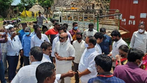 విశాఖ-తూ.గో. సరిహద్దుల్లో ఉద్రిక్తత- బాక్సైట్ మైనింగ్ పరిశీలనకు వెళ్లిన టీడీపీ నేతల అరెస్ట్