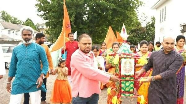 కరోనా నుంచి కాపాడు తల్లీ..: లండన్‌లో టాక్ ‘బోనాల జాతర’