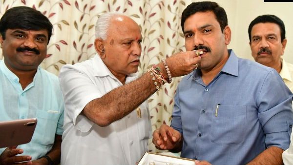 Son effect: యడియూరప్ప పదవికి ఎసరు, సూపర్ సీఎంగా, కరోనా కరుణించినా కొడుకు కనికరించలేదు !