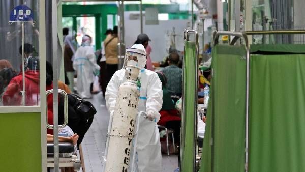 కరోనా సెకండ్ వేవ్ నుంచి తెలంగాణ బయటపడింది, కానీ అప్రమత్తంగానే: డీహెచ్ శ్రీనివాసరావు