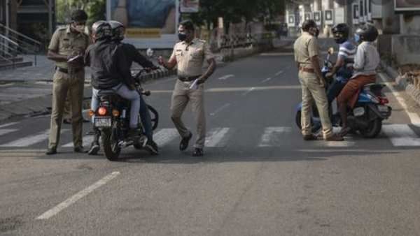 బక్రీద్‌కు కరోనా నిబంధనల సడలింపు రద్దు చేస్తారా లేదా కోర్టుకు వెళ్లాలా?: కేరళకు ఐఎంఏ అల్టిమేటం