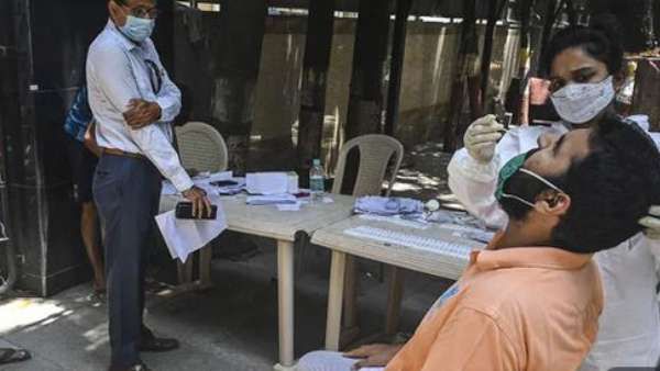 Bengaluru: ఐటీ హబ్, కర్ణాటక హడల్, 34 % పెరిగిన కరోనా కేసులు, గుడ్ మార్నింగ్ చెప్పిన వైరస్ !