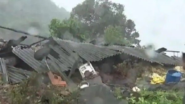 ఘోరం: ఇళ్లపై కొండచరియలు పడి 36మంది దుర్మరణం, శిథిలాల్లో ఇంకొందరు -భారీ వర్షాల వల్ల