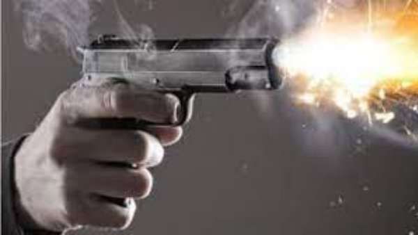 Revenge: హైప్రొఫైల్ లీడర్, మేయర్ ను కాల్చి చంపిన షార్ప్ షూటర్స్, సినిమా స్టైల్లో, ఇంటి పక్కనే !