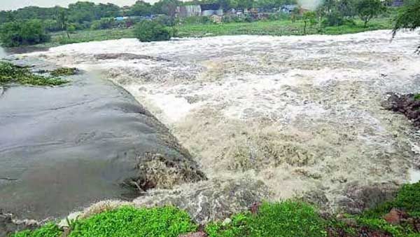 నిండుకుండలా హిమాయత్ సాగర్.. మొదటి ప్రమాద హెచ్చరిక జారీ..?