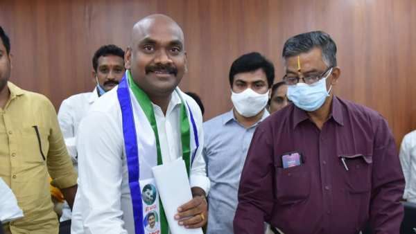 జగన్ సొంత జిల్లాలో వైసీపీ ఎమ్మెల్సీ కాల్ డేటా లీక్-సర్కార్ సీరియస్-ఇద్దరు కానిస్టేబుళ్లు అవుట్