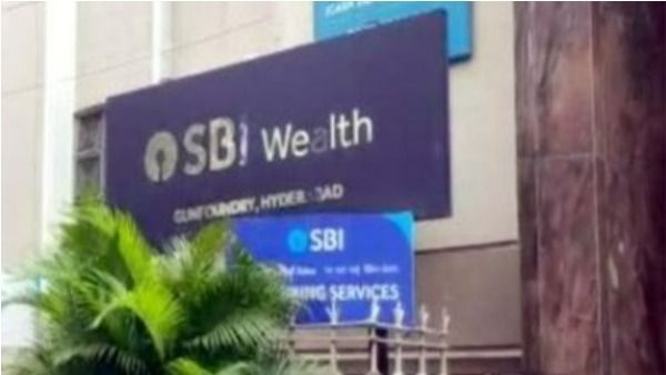 హైదరాబాద్‌లో కాల్పుల కలకలం: గన్‌ఫౌండ్రీ ఎస్బీఐలో సెక్యూరిటీ గార్డ్ ఫైరింగ్, ఉద్యోగికి తీవ్రగాయాలు