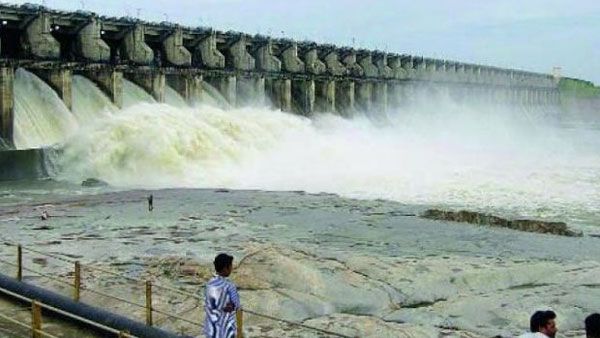 పోటెత్తిన వరద: నిజాం సాగర్, శ్రీరాం సాగర్‌లోకి వరద ప్రవాహం