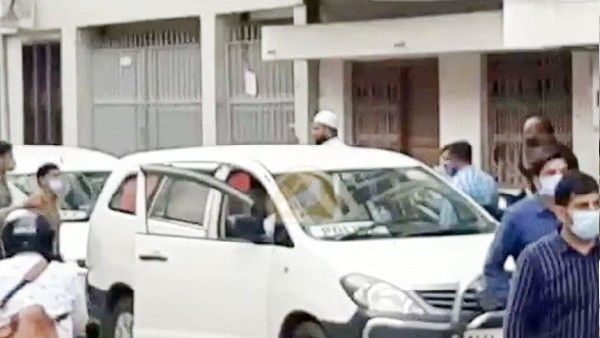 ఉగ్రవాదుల ఇంట్లో భారీగా పేలుడు పదార్థాలు, స్వాధీనం