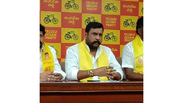 ఐరన్ లెగ్ రమణకు కేసీఆర్ ఆహ్వానం .. ఆయన టీడీపీకి పట్టిన శని : తెలంగాణా తెలుగు తమ్ముళ్ళ ధ్వజం