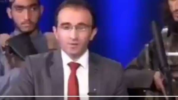 ఆప్ఘన్ టీవీ తెరపై తాలిబన్లు- చుట్టూ ఫైటర్లు-మధ్యలో టీవీ యాంకర్- ఏం చెప్పించారో తెలుసా ?