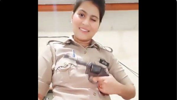 Lady police: లేడీ గబ్బర్ సింగ్ టైపులో బిల్డప్, పవన్ కల్యాణ్ కే పోటీనా, దెబ్బకు ప్రియాంకకు !