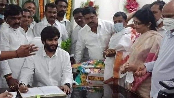 సింధుతో బైరెడ్డి సమావేశం- నెక్ట్స్ టార్గెట్ అదే: సీఎం జగన్ హామీ వెనుక..!!