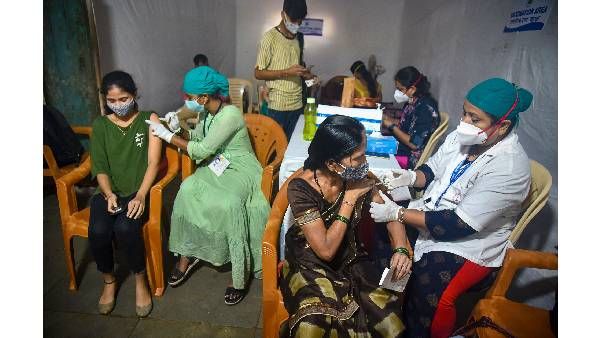 కరోనా వ్యాక్సిన్లతో మనుషులు చింపాజీలుగా మారతారా ? 300 అకౌంట్స్ సీజ్ చేసిన ఫేస్ బుక్