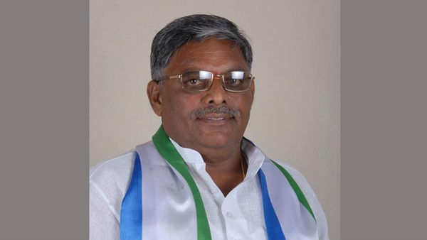 టీడీపీ సీనియర్ నేత జ్యోతుల నెహ్రూకి గుండెపోటు... ఆస్పత్రిలో చేరిక...