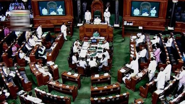 పార్లమెంట్ అప్ డేట్- చర్చ లేకుండానే మూడు కీలక బిల్లులు ఆమోదించిన లోక్ సభ