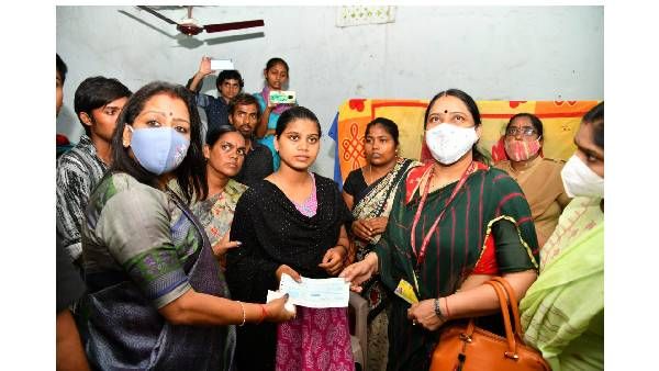 శివ,అంతయ్య కుటుంబాలకు ఆర్థిక సాయం.!మరో రెండు లక్షలు అందచేసిన మేయర్.!