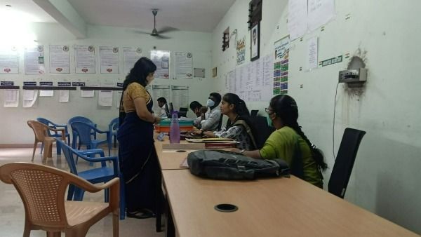 ఏపీ సచివాలయాల్లో ఆకస్మిక తనిఖీలు-మారువేషాల్లో వచ్చి-సర్కారీ సేవలపై ఆరా