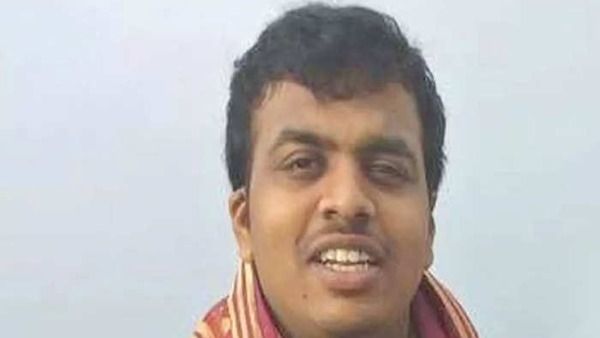 పరిటాల సిద్దార్థ బ్యాగ్‌లో బుల్లెట్... శంషాబాద్ ఎయిర్‌పోర్టులో గుర్తించిన సీఐఎస్ఎఫ్ సిబ్బంది...