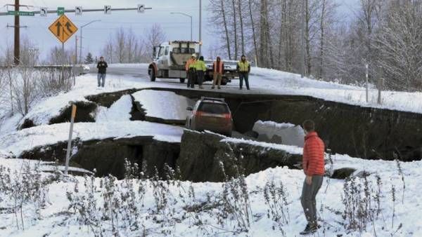 ఫిలిప్పీన్స్‌లో 7.1 తీవ్రతతో భారీ భూకంపం: పివోల్క్‌కు సునామీ హెచ్చరిక