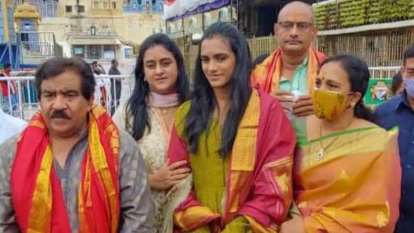 PV Sindhu: టార్గెట్ 2024: శ్రీవారి ఆశీర్వాద బలంతో: తిరుమలలో స్టార్ షట్లర్