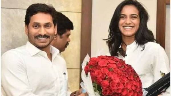 PV Sindhu : పీవీ సింధుకు నగదు ప్రోత్సాహకం ప్రకటించిన సీఎం జగన్.. ఎంత ఇవ్వనున్నారంటే...