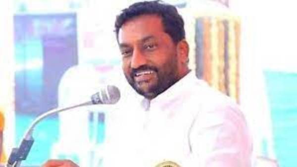 పెట్రోల్ పోసుకుని అగ్గిపెట్టె లేదని .. డ్రామాలకు కేరాఫ్ కేసీఆర్, హరీష్ : దుమ్ము రేపిన దుబ్బాక ఎమ్మెల్యే