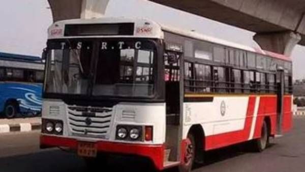 ఫ్రీ లెఫ్ట్ విడిచిపెట్టాలనే సోయి ఉండదు.!వీళ్లా శిక్షణపొందిన డ్రైవర్లు.?ఆర్టీసీ బస్సులపై ప్రజల అసహనం.!