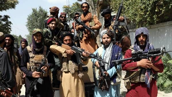 అమెరికాకు డెడ్ లైన్ పెట్టిన తాలిబన్లు-ఆగస్టు 31 తర్వాత కనిపిస్తే తీవ్ర పరిణామాలంటూ వార్నింగ్