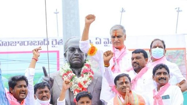 మంత్రులకు మాస్క్ వద్దా.. సోషల్ మీడియాలో వైరల్.. నెటిజన్ల ఫైర్