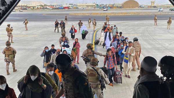 కాబూల్ ఎయిర్ పోర్ట్ కు ఉగ్రవాద దాడి ముప్పు ; వదిలి వెళ్ళాలని యుకె, యుఎస్, ఆస్ట్రేలియా పౌరులకు అలెర్ట్ !!