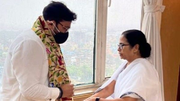 మమతా బెనర్జీతో బాబుల్ సుప్రియో భేటీ-సింగింగ్ కొనసాగించాలన్న సీఎం-ఆమె మాటలే సంగీతమంటూ పొగడ్తలు..